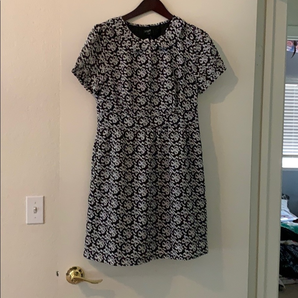 Black and white mid rise dress